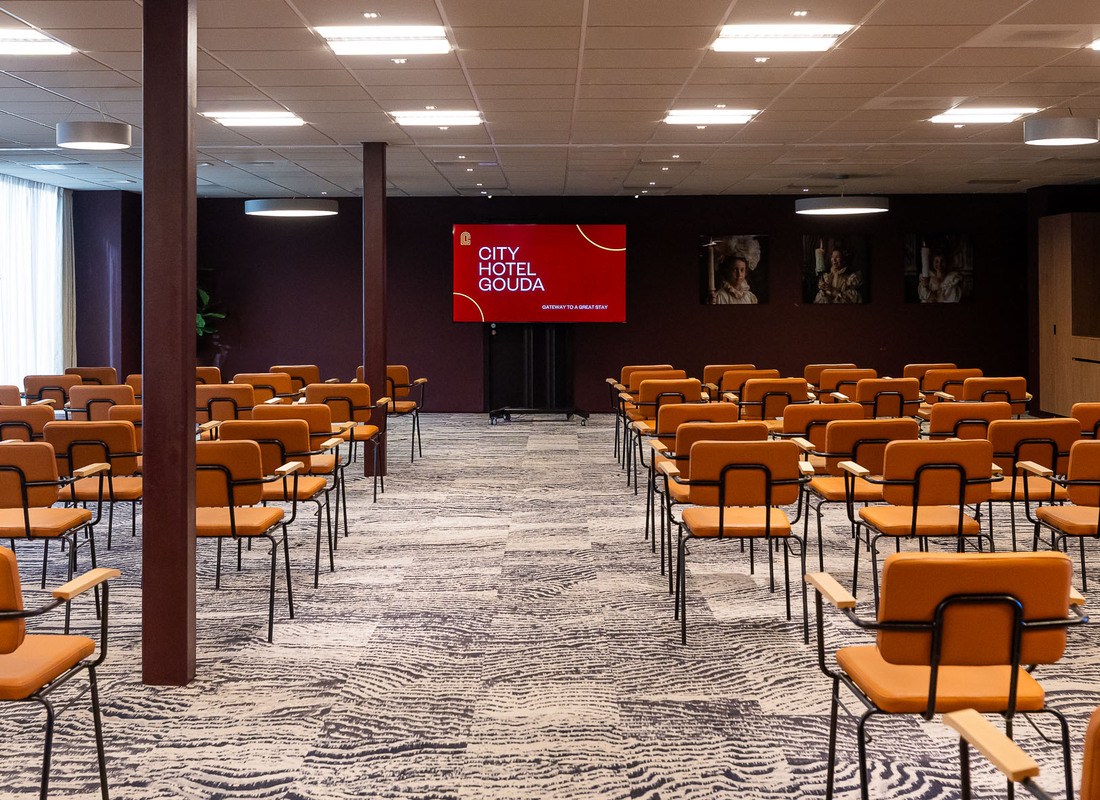 Vergaderzaal met daglicht bij City Hotel Gouda, hotel met vergaderruimte in het centrum van Gouda